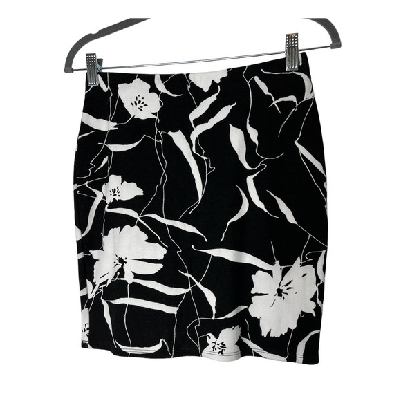 Ann Taylor Factory Sweater Skirt in Black and White Floral Size XS Petite - Picture 1 of 5